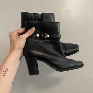 1990s Nine & Co leather ankle boots